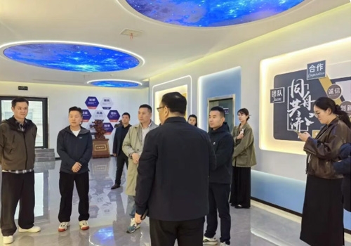 携手共进，共“味”未来 | 醉巴鲜&有鱼妖参观马吉尔工业园区，达成“醉巴鲜调味料生产基地”战略合作。